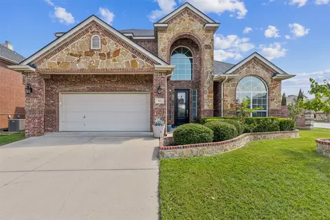 932 Yucca Ct, Burleson, TX 76028