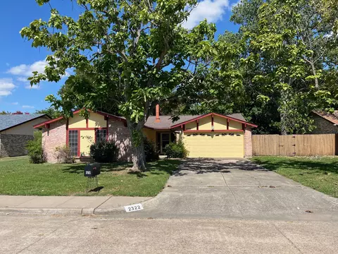 2322 Windchime Dr, Grand Prairie, TX 75051