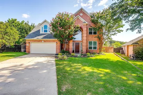 537 Austin Oaks Dr, Grapevine, TX 76051