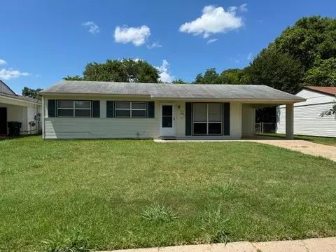 1717 Caney Lake Dr, Bossier City, LA 71112