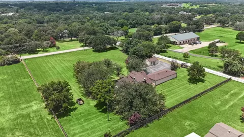 1207 Porter Rd, Bartonville, TX 75022
