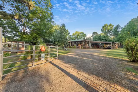 191 Cross No Rd, Doyline, LA 71023