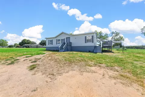 285 Prairie Ln, Azle, TX 76020