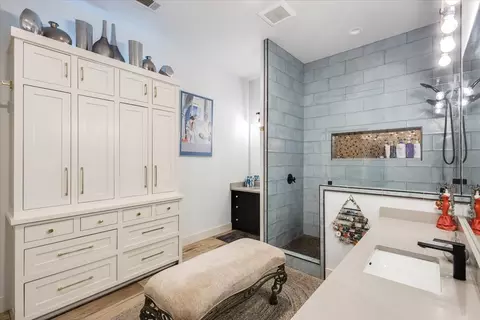 Bath - 224 Lakeview Cir, Eustace, TX 75124 photo 1 of 6