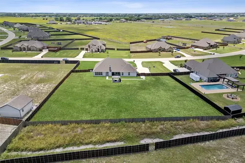 631 Lakota Pkwy, Waxahachie, TX 75165