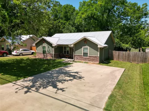 425 NW 19th St, Paris, TX 75460