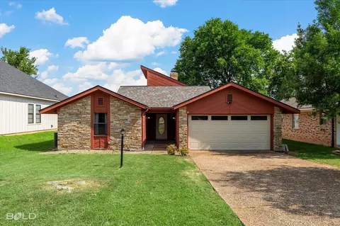 223 S Parkridge Dr, Benton, LA 71006
