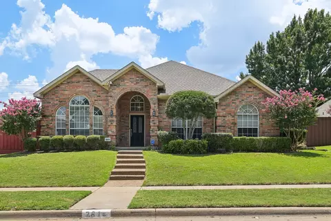 2814 Willow Ridge Dr, Garland, TX 75044