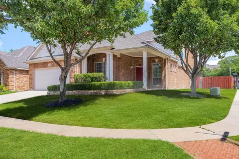 1011 Shortleaf Pine Dr, Arlington, TX 76012