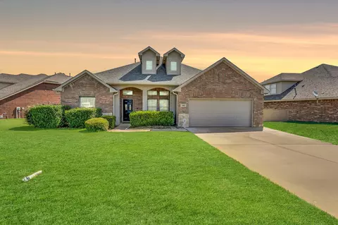 2989 Lakeview Cir, Burleson, TX 76028