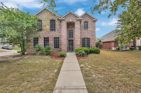 960 Sherry Ln, Saginaw, TX 76179