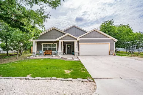 207 N Elm St, Tolar, TX 76476