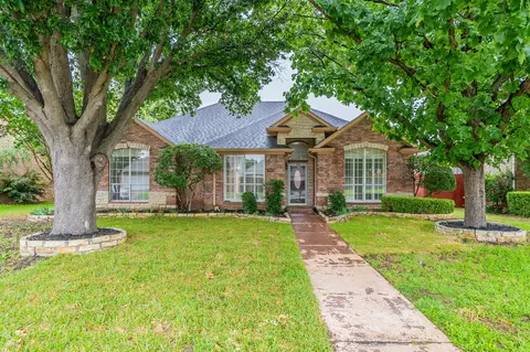 3904 Danzig Dr, Grand Prairie, TX 75052