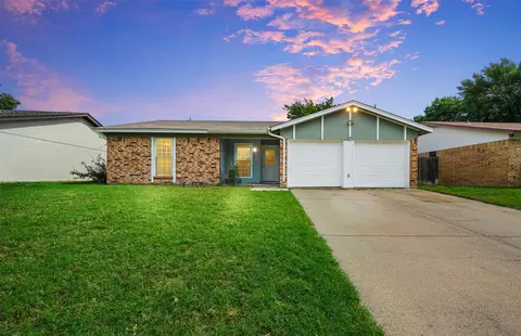 6529 High Meadow Ct, Watauga, TX 76148