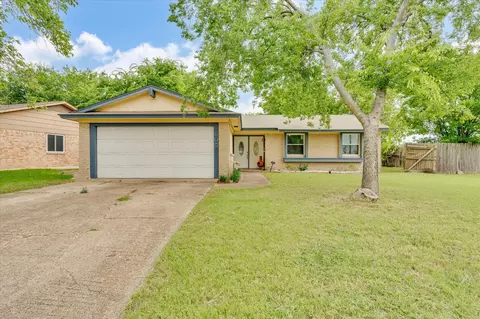 605 Yale Dr, Lancaster, TX 75134