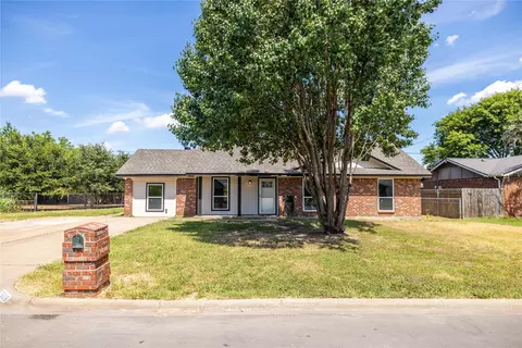 1509 Berry Dr, Cleburne, TX 76033