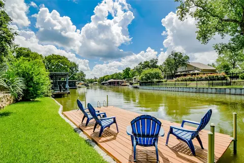 315 Granada Calle St, Granbury, TX 76049