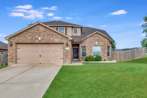 102 Dodge City Ct, Newark, TX 76071