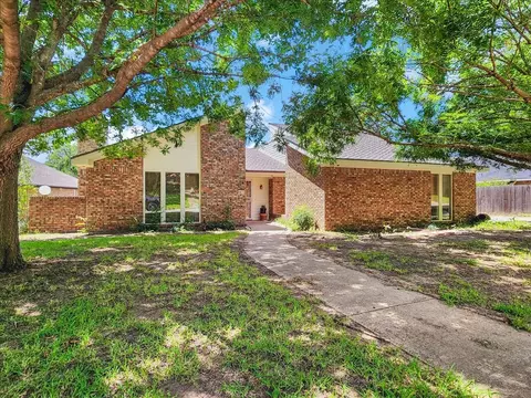 4412 Willow Bend Dr, Arlington, TX 76017