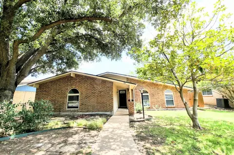 709 Kathryn Dr, Lewisville, TX 75067