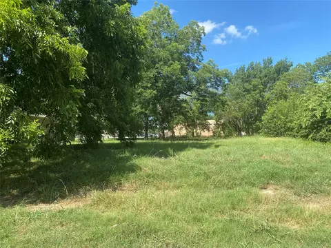 708 S Montgomery St, Sherman, TX 75090