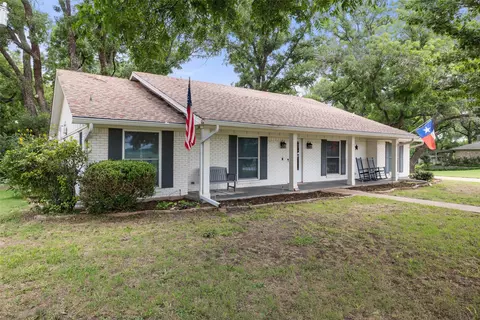 1828 Long Creek Ct, Granbury, TX 76049