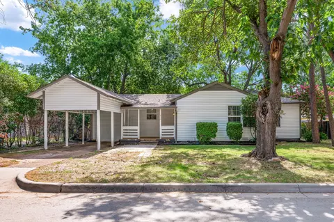 416 Mullins, Lewisville, TX 75057