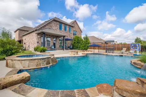 365 Sandy Creek Dr, Sunnyvale, TX 75182