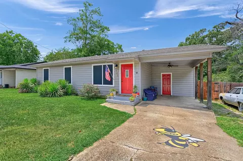 921 Ray Dr, Denison, TX 75020