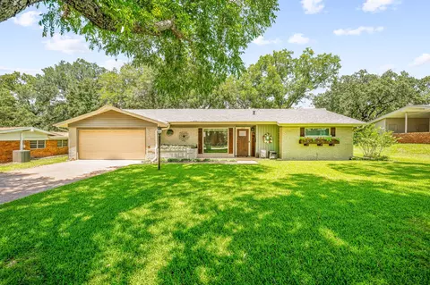 1433 Brazos St, Graham, TX 76450