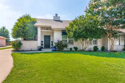 5122 Ledgestone Dr, Fort Worth, TX 76132