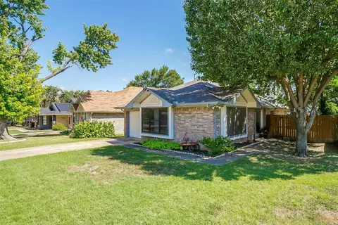 10116 Leatherwood Dr, Fort Worth, TX 76108