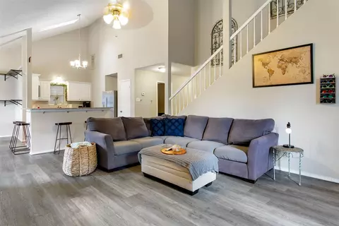 4604 Feathercrest Dr, Fort Worth, TX 76137