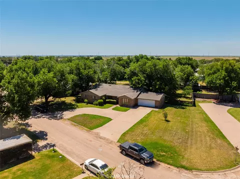 606 Dodson Dr, Stamford, TX 79553