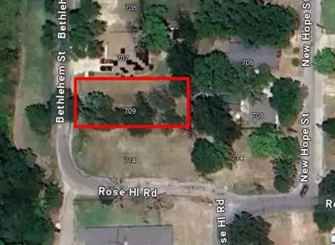 703 Bethlehem St, Terrell, TX 75160