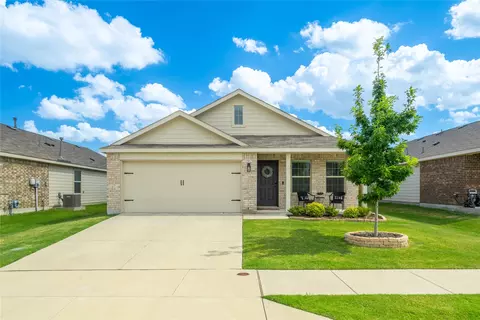 429 Falling Star Dr, Haslet, TX 76052