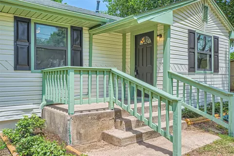 4409 Hodgkins Rd, Lake Worth, TX 76135