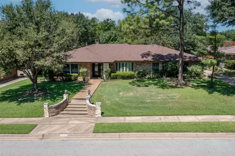 1613 Yarborough Dr, Sherman, TX 75092