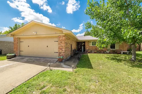 208 San Jacinto St, Waxahachie, TX 75165