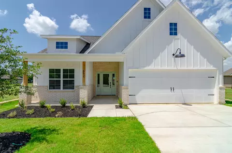 652 W Gould St, Pilot Point, TX 76258