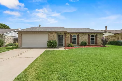 5653 Pearce St, The Colony, TX 75056