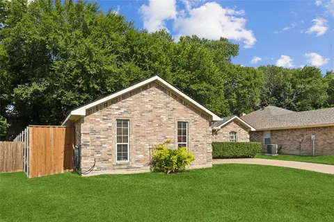 933 Pecan Trl, Cedar Hill, TX 75104