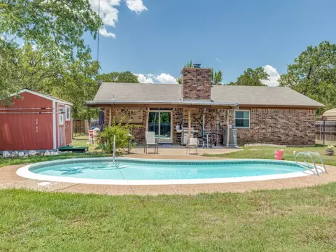 328 Cedarwood St, Azle, TX 76020