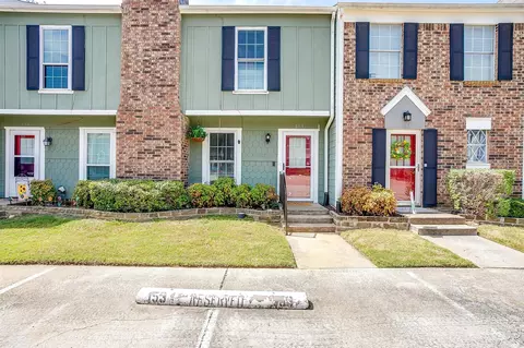 153 Winchester Dr, Euless, TX 76039