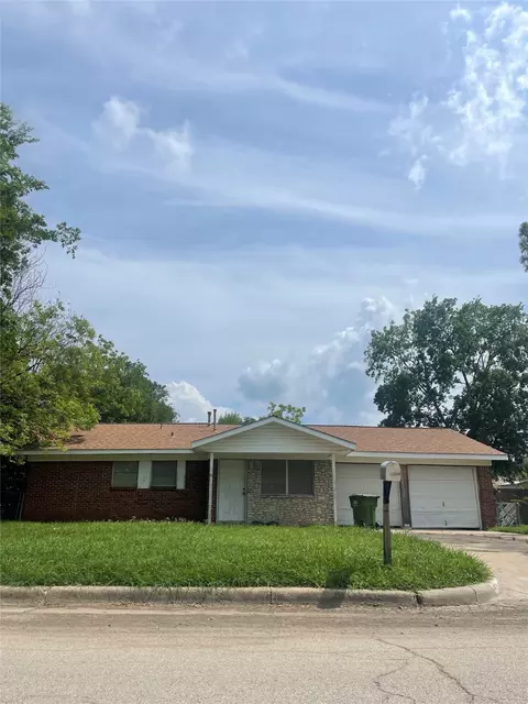 1400 SE 21st St, Mineral Wells, TX 76067