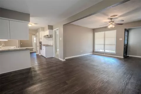 5712 Wentworth St, Fort Worth, TX 76132