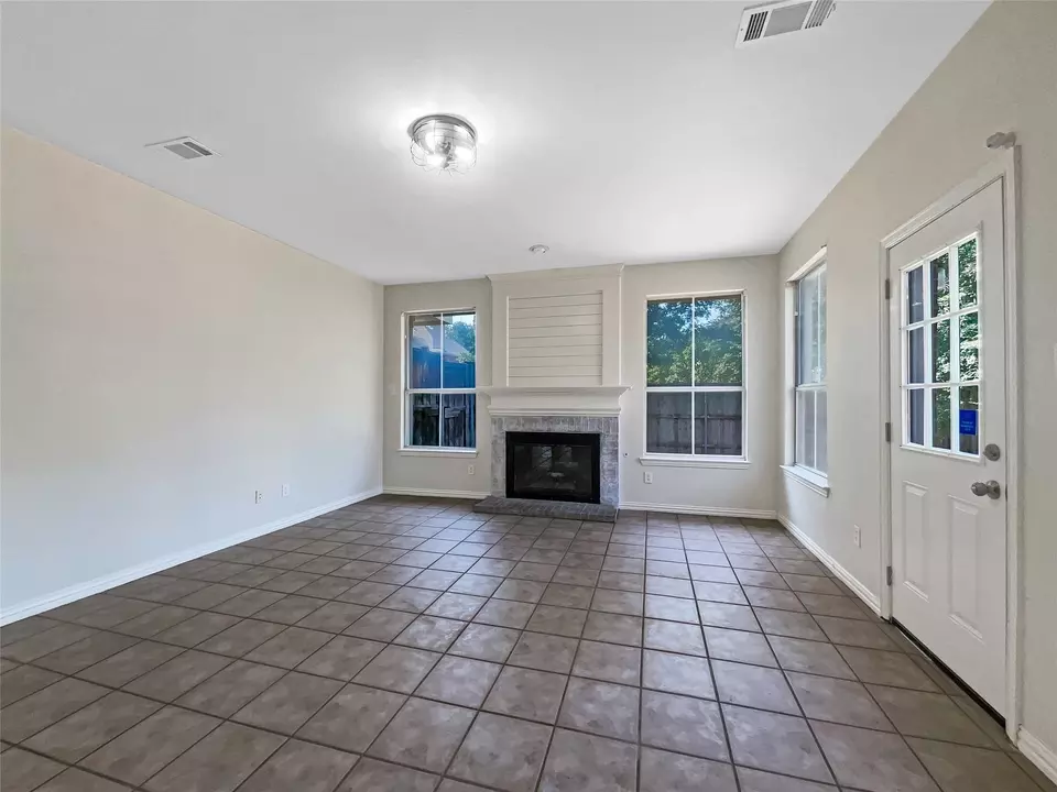 Living - 3709 Cottonwood Springs Dr, The Colony, TX 75056 photo 2 of 6