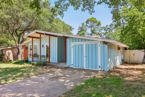 609 Pine St, Hurst, TX 76053 photo 3