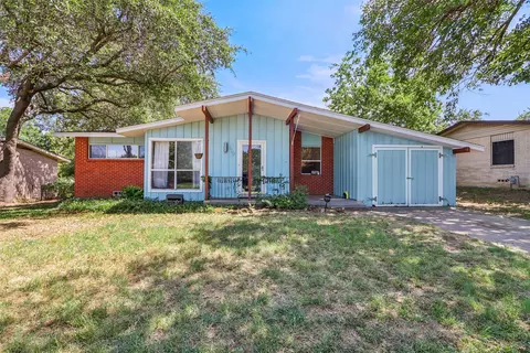 609 Pine St, Hurst, TX 76053