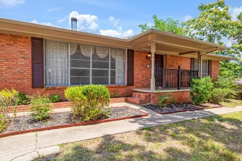 1227 W Texas St, Denison, TX 75020